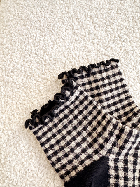 Checkered Ankle Ruffle Socks