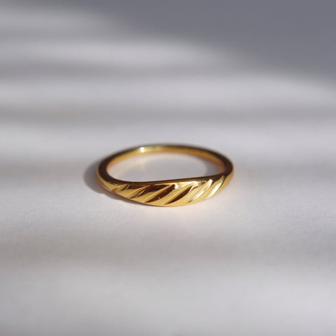 Evie Ring